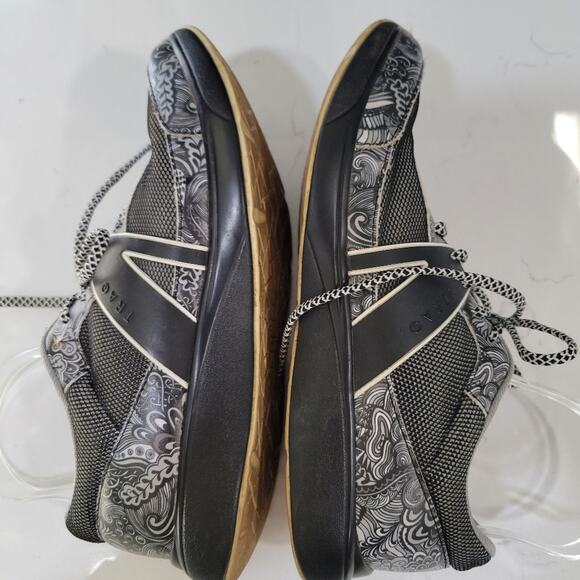 Traq by Alegria Qarma Sneaker In Wild Child Black and White Walking Snea… - Picture 9 of 15